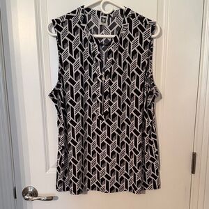 Anne Klein Black and White Geometric Sleeveless Blouse